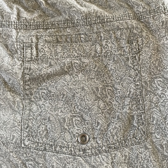 Cotton On Garments Beach Shorts Size L - Picture 5 of 8